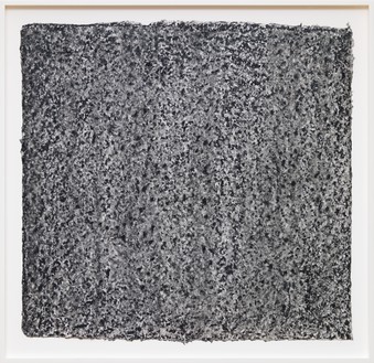 Richard Serra，漫步4-26,2015纸面彩笔和粉彩粉，35½× 36¾英寸(90.2 × 93.3厘米)©2018 Richard Serra/艺术家权利协会(ARS)，纽约。图片:Rob McKeever