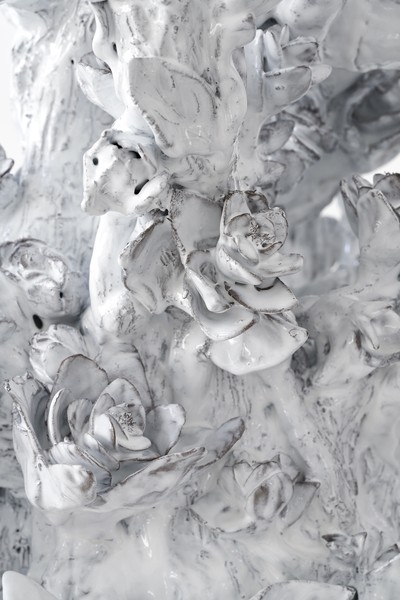 节子，木兰一号，2022(细节)漆包赤陶，32 3 / 8 × 18⅛× 17英寸(82 × 46 × 43厘米)©节子。图片:Thomas Lannes