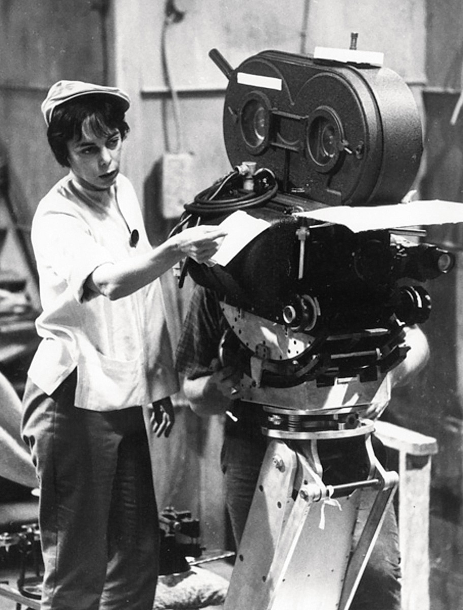 雪莉·克拉克在《铁窗疑云》(1961)片场