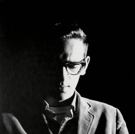 沃尔特·德·玛丽亚的黑白照片，1961年。图片:George maciuna