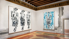 装置视图，Georg Baselitz: Archinto, Museo di Palazzo Grimani，威尼斯，2021年5月19日- 2022年11月27日。图片:Matteo De Fina